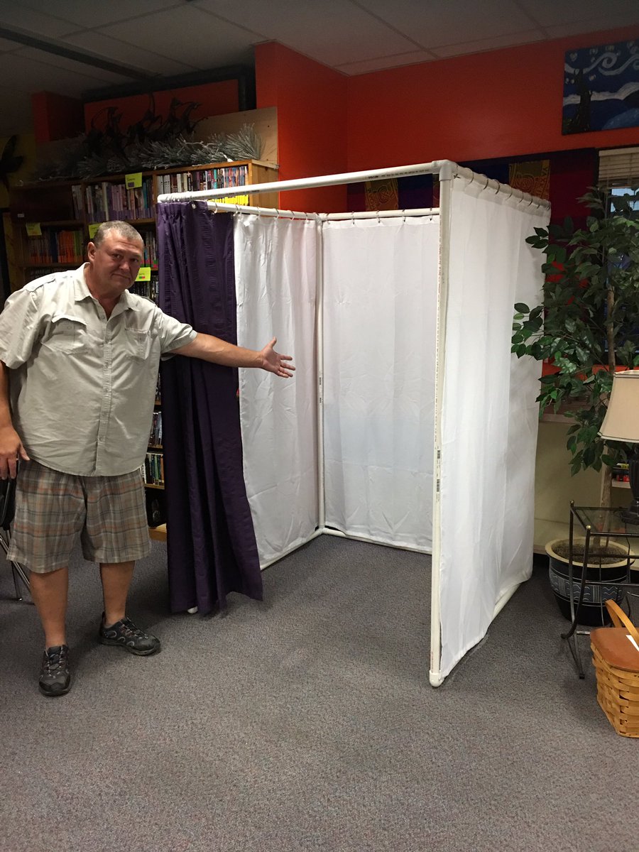 kariker's tweet photo. #lacreolerocks Juliene and I made a photo booth for our classroom so kids can film their Flipgrid videos and other projects. https://t.co/40YKfyWct8