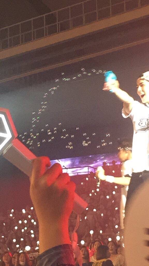 rulerofwind_sh's tweet image. the red force is shaking with sehun's gun