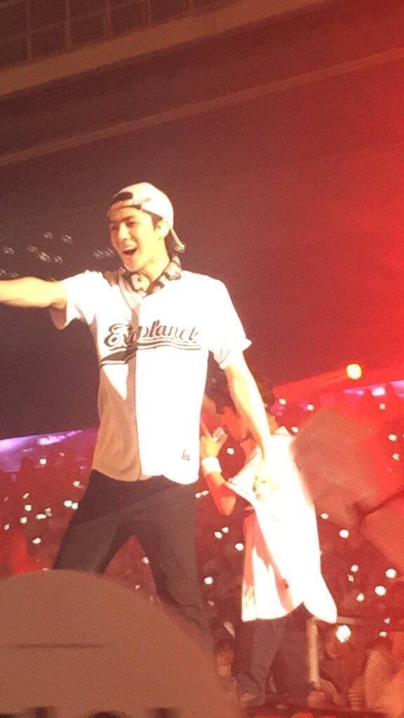 rulerofwind_sh's tweet image. the red force is shaking with sehun's gun