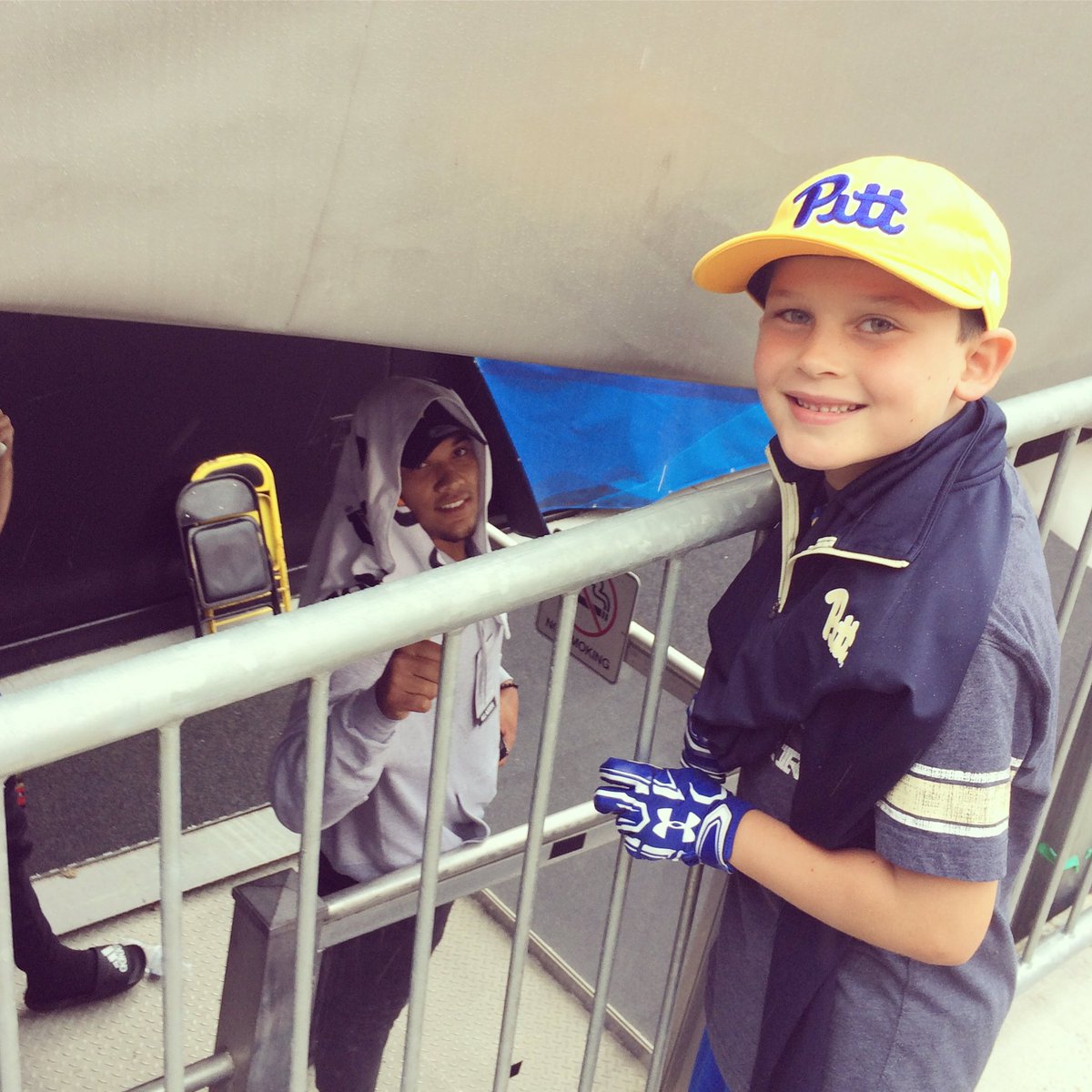 hailpitt95's tweet photo. Hiding from the rain, but couldn't hide from my son finding his favorite RB. Thanks for the pic James! @JamesConner_  #connerstrong #H2P https://t.co/ypW8cBTHbo