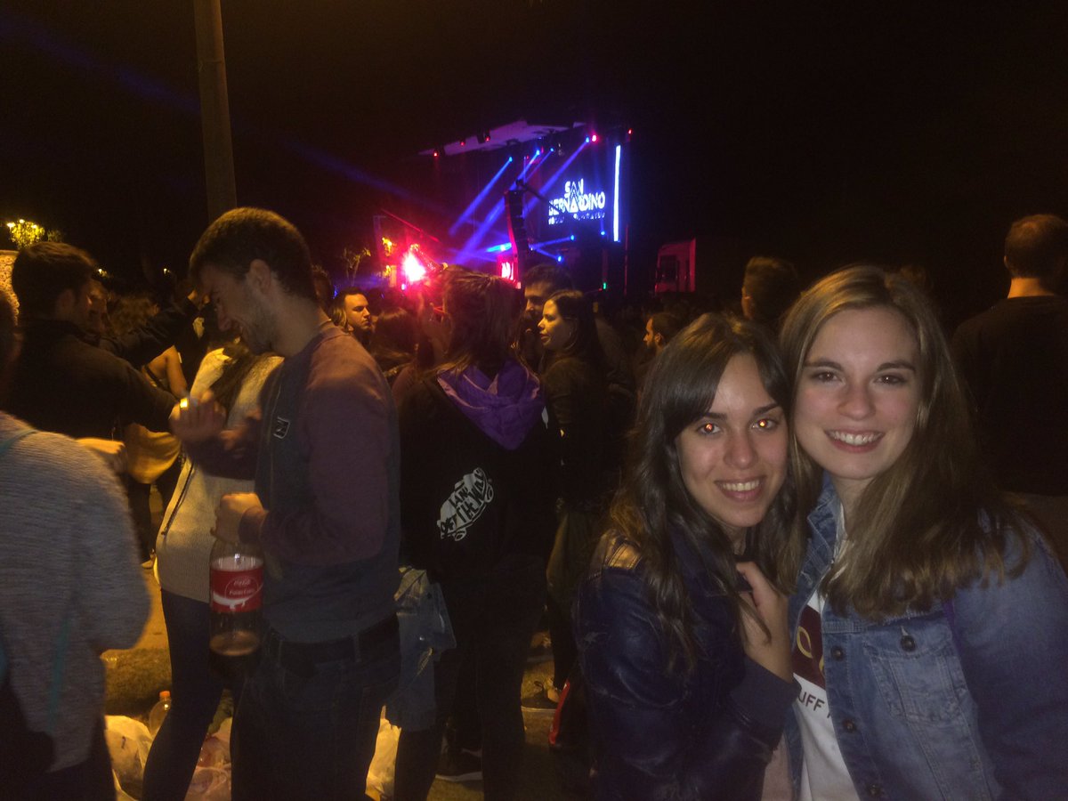 lauri19's tweet image. #Los40SanAntolin 🍻🍻#Contodaycontodos @Los40_Spain