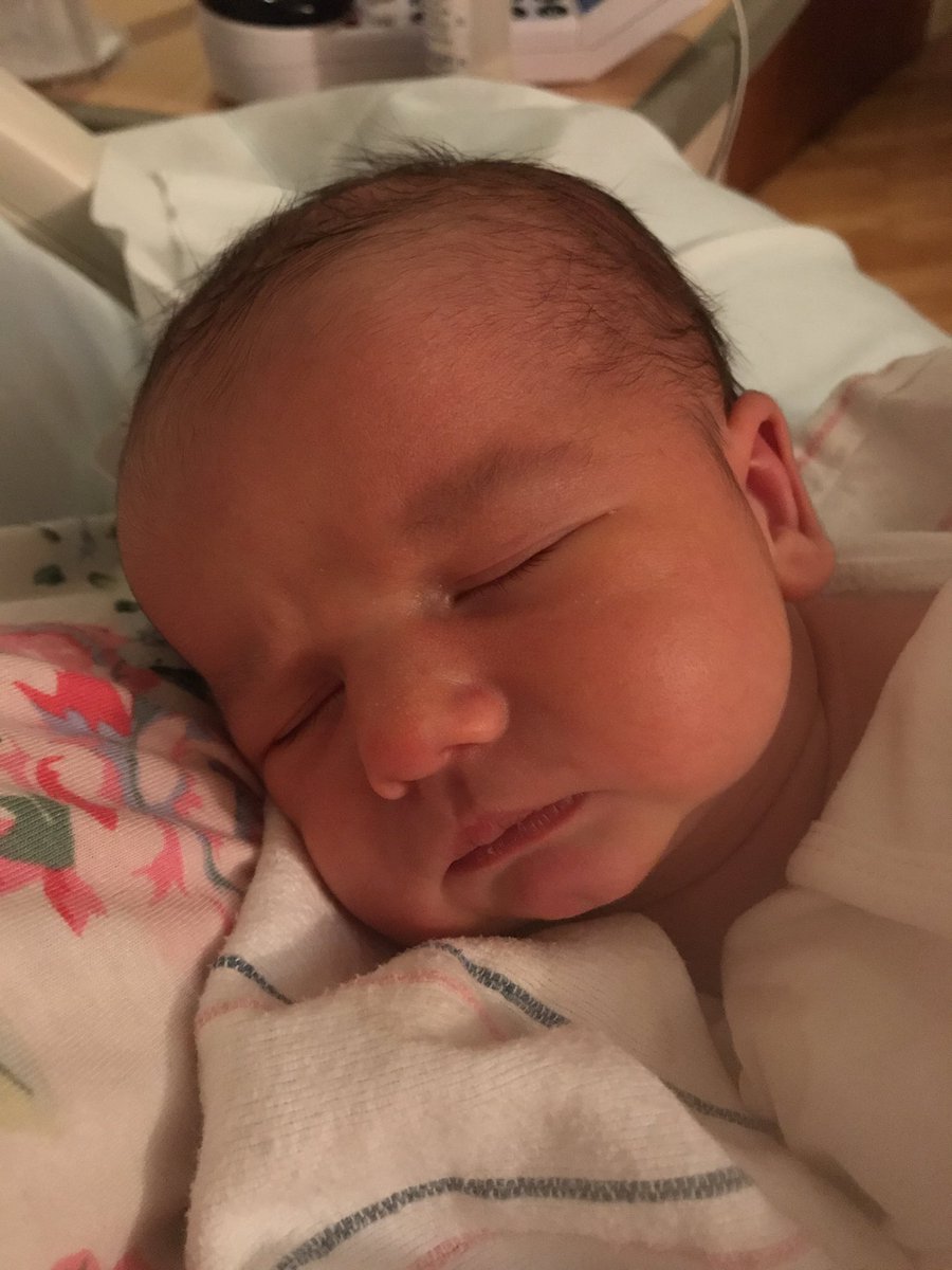 jakarbottnolan's tweet photo. Baby Liam drifting off to sweet serenades by @LoriMcKennaMA #happybabyhappymama 😍 https://t.co/138Lkw2Act