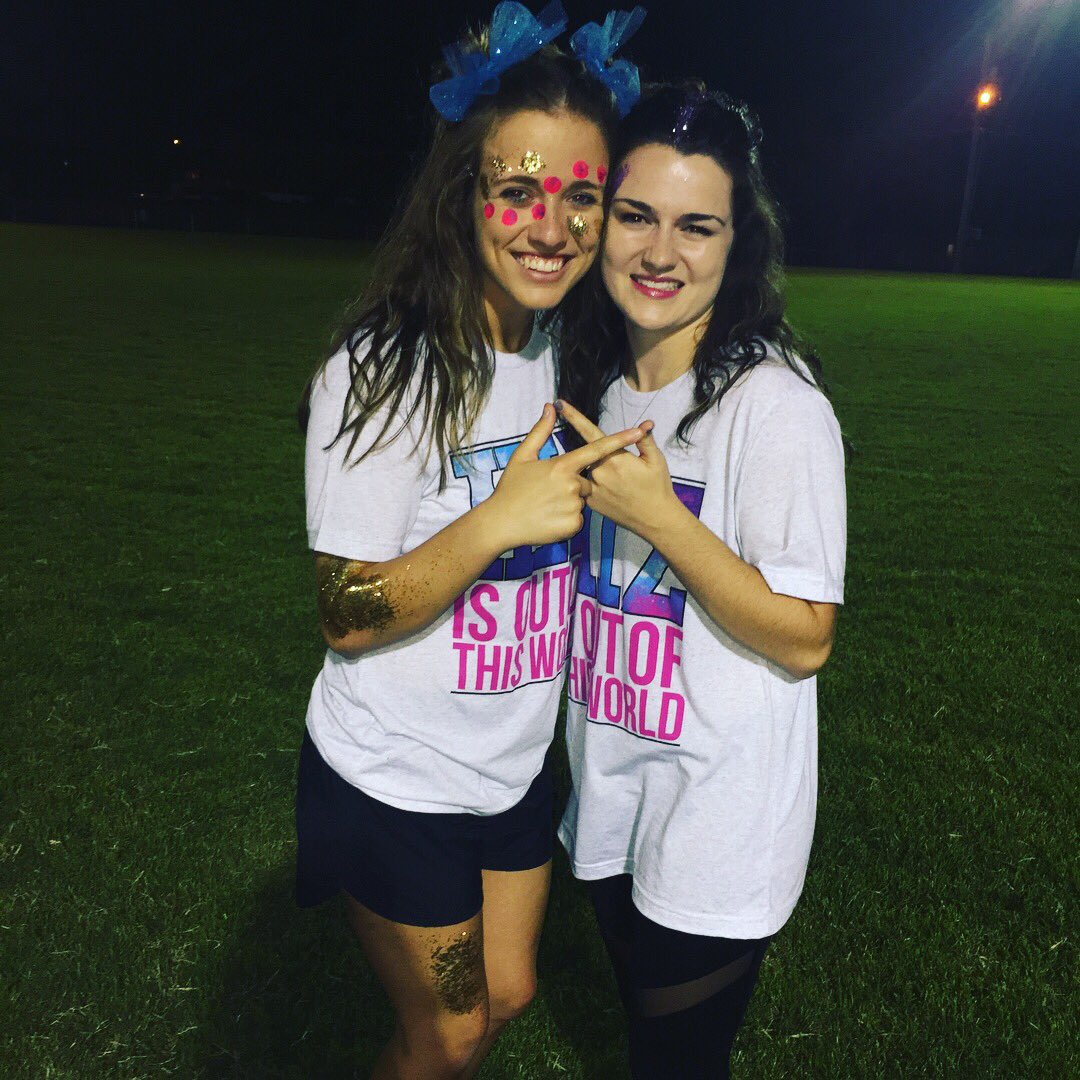 hood_lacey's tweet photo. I might only have 2 siblings but I just gained 110 sisters!!!! #etasig https://t.co/20oshWv8Nn