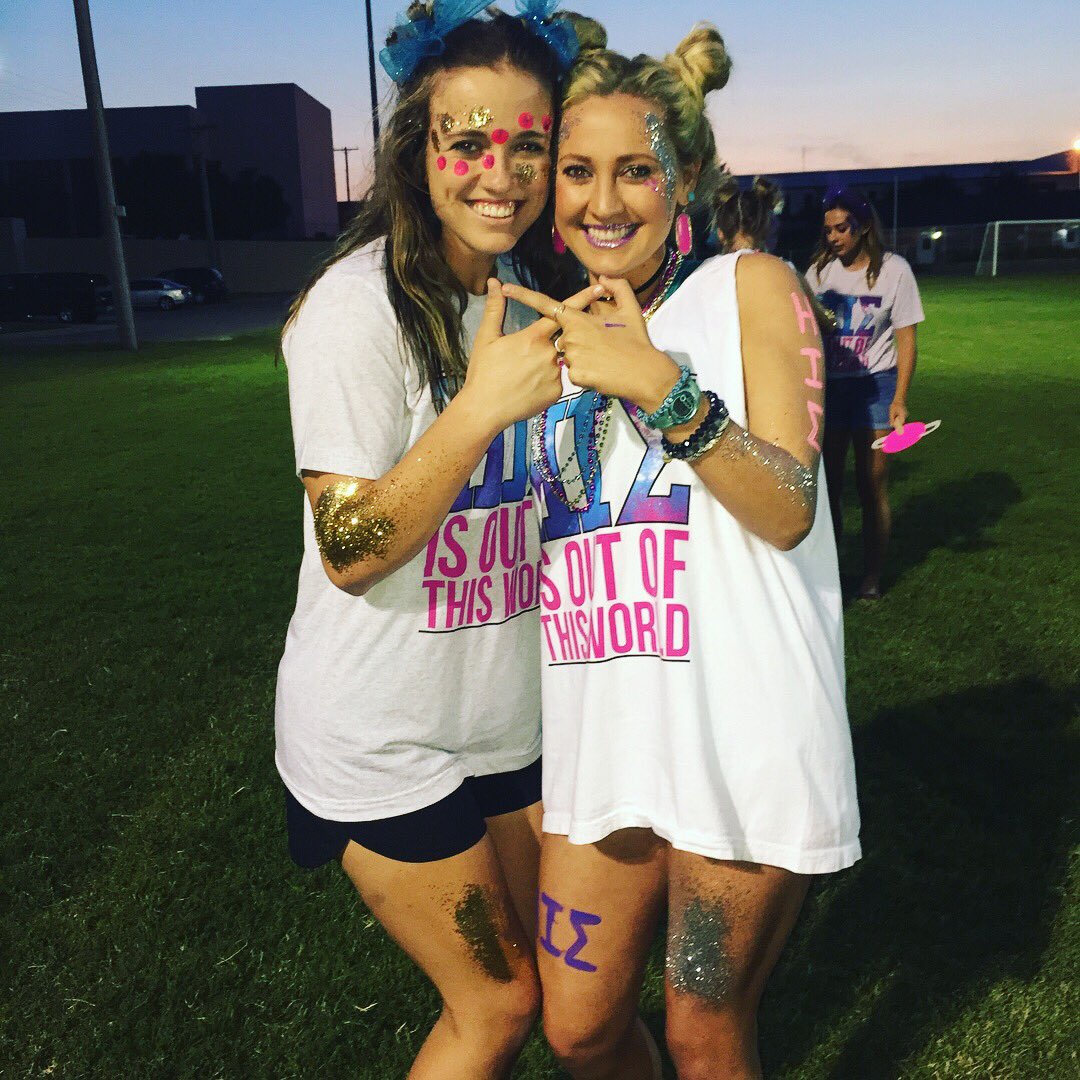 hood_lacey's tweet photo. I might only have 2 siblings but I just gained 110 sisters!!!! #etasig https://t.co/20oshWv8Nn