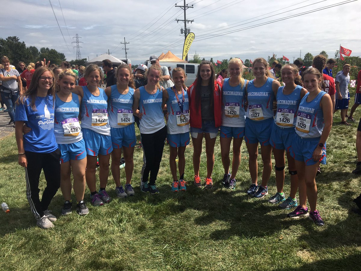 coachsayger's tweet photo. 2017 Lady Braves (and a couple of old farts) https://t.co/ZY4MAUdAwp