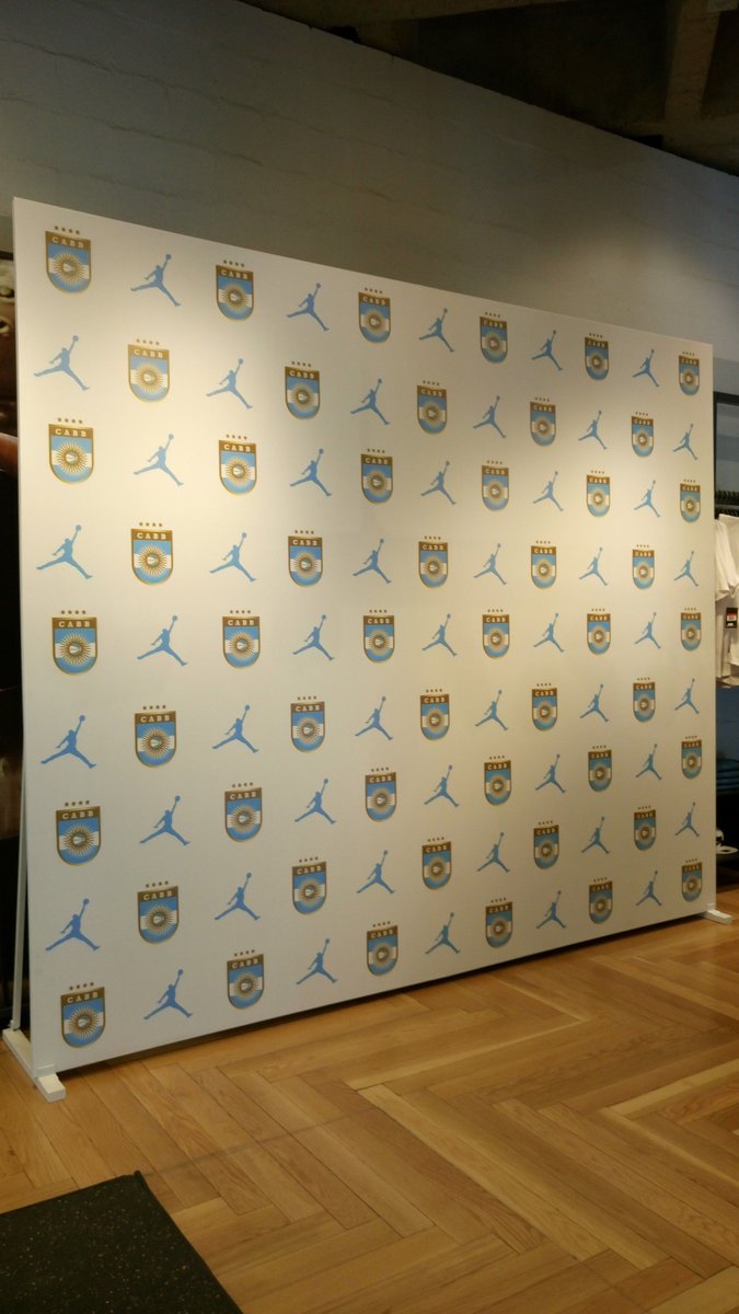 rblangservices's tweet photo. Hace unas semanas, en la presentación de la línea de indumentaria Jordan con @nike y la @cabboficial. A veces tocan eventos muy geniales. :D https://t.co/5KatGKVae8