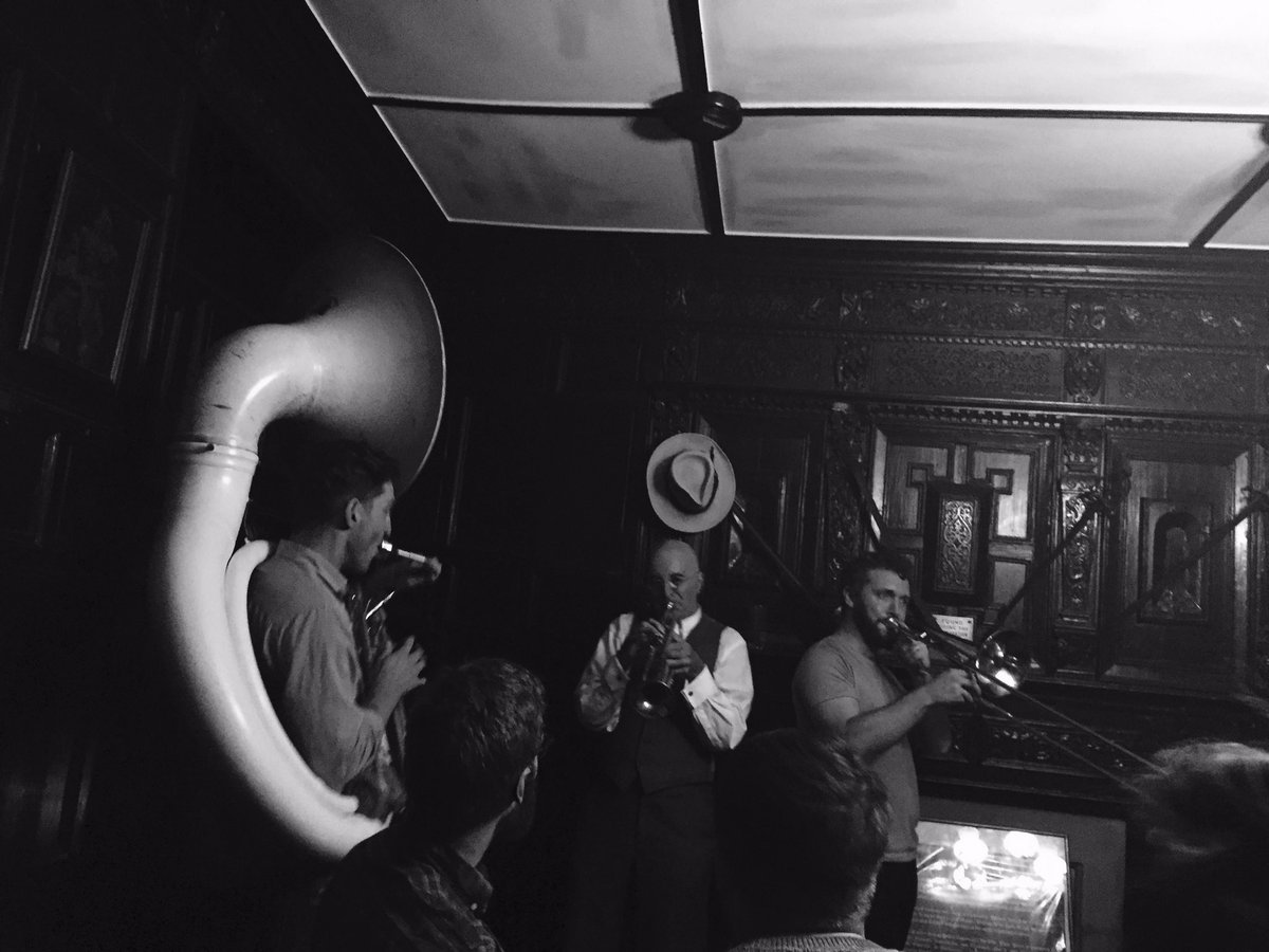 dorcastaylor's tweet photo. Enjoying an impromptu gig with @Lemonbucket in Hull @FreedomFestHull @Art4theMasseys https://t.co/4S1bbTCZ9V