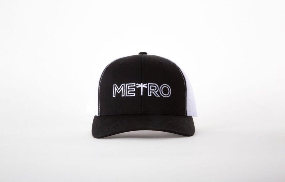 shopuadv's tweet photo. A match made in heaven @PalmEraMia x @MetroSignsInc x #UADV https://t.co/HW8wcF32wq