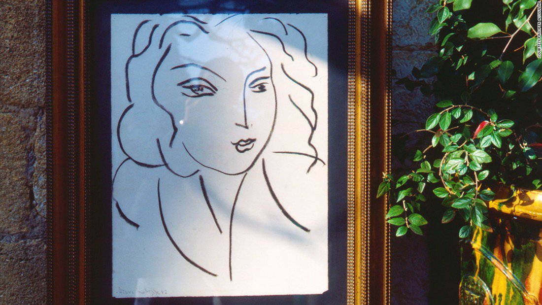 kgossart's tweet photo. Inside Picasso's favorite watering hole https://t.co/VE6Tfy43wh https://t.co/Yrtouy2iDe