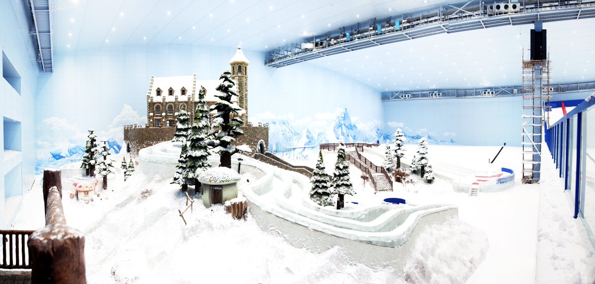 luxuryskimag's tweet photo. Chinese hotel group @Wandahotels has built the world's largest indoor ski area: https://t.co/aQyqc3GXlJ … #skichina #skiing https://t.co/grNzP1uI58