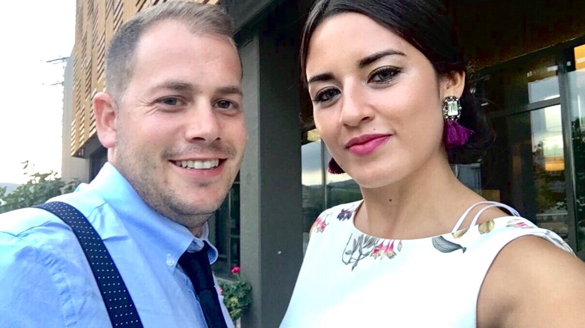 nico_alconada89's tweet photo. Disfrutando de la gran boda de mi compañero de carrera Aron! Muy contento por volver a juntarme con ellos, siempre con mi @valencar18 ❤️ https://t.co/AI0RMoRQSS