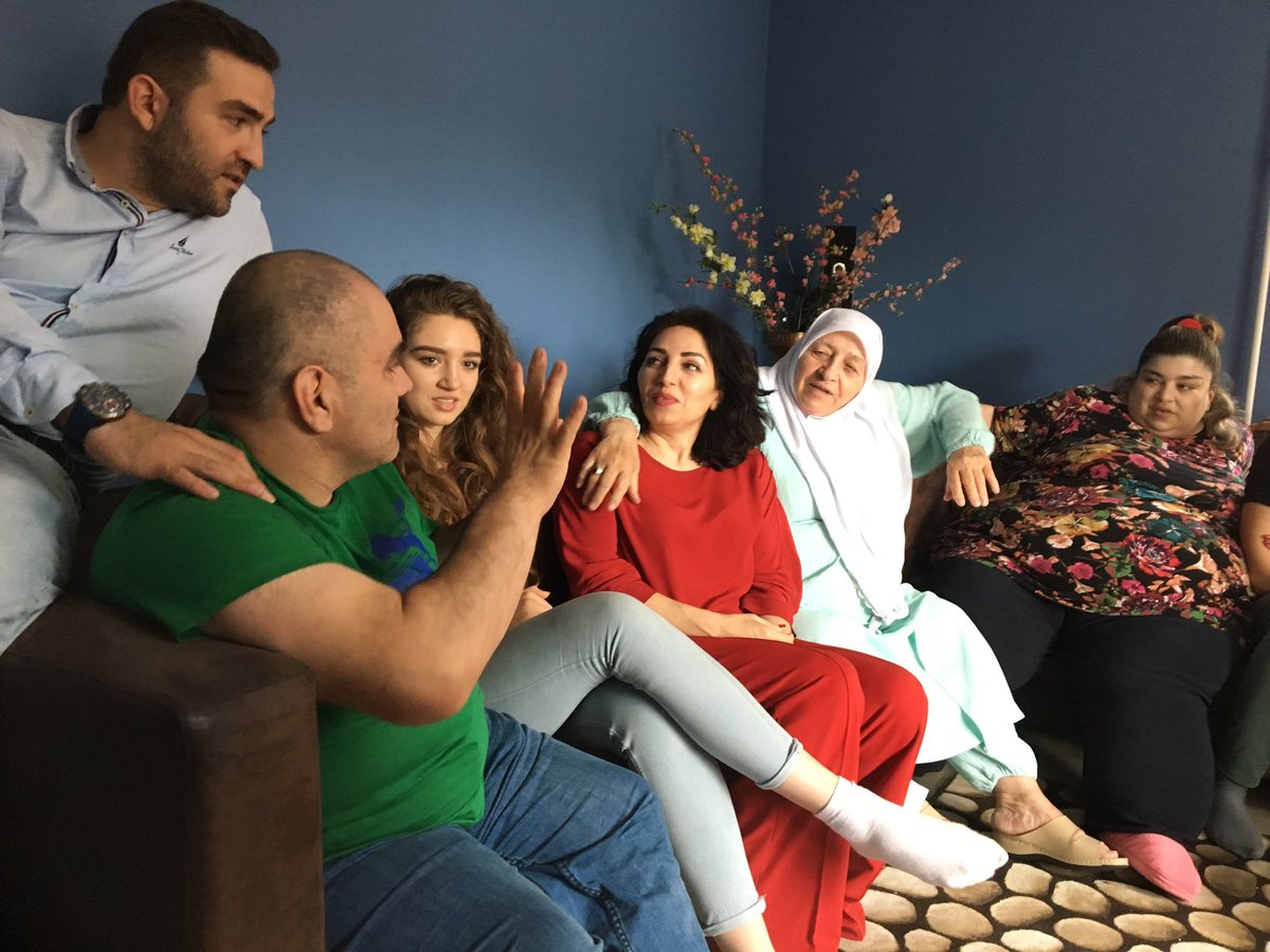 TVopname #NietMeerZonderJou staat er op! Gestart <a href="/hollandfestival/">HOLLAND FESTIVAL</a> geadopteerd door <a href="/omroephuman/">HUMAN</a> Gezin om verliefd op te worden, werkelijk