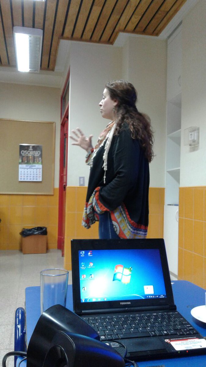 Mogaleth_Chile's tweet photo. Ayer compañerxs de #Mogaleth Osorno capacitaron sobre #IdentidadDeGénero a funcionarios de Escuela Rural Luz Isabel de Cancura @Yo_artesana https://t.co/e0HBosNUfm