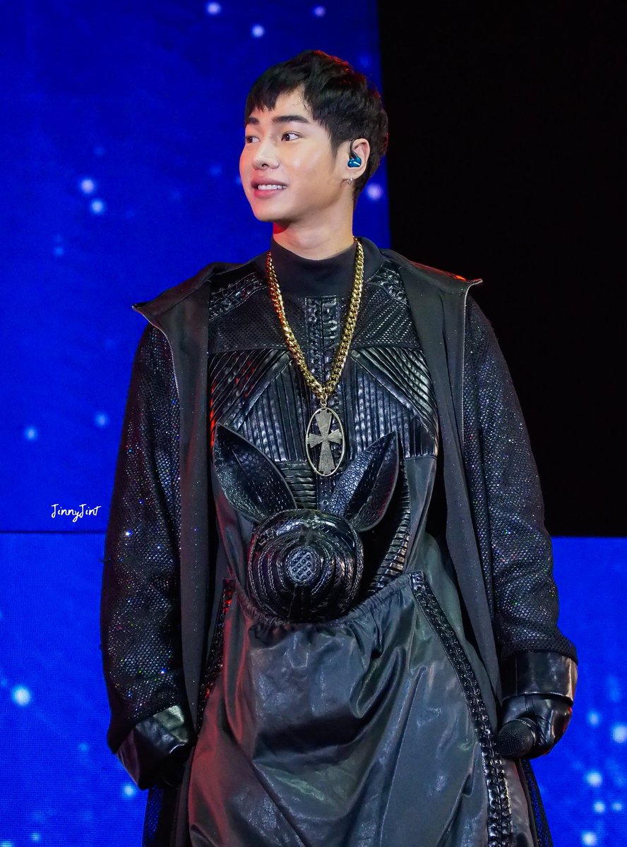 JinnyJint's tweet photo. นี่ถามจริงๆอายุเท่าไหร่คะด.ช.ผลิตโชค #เป๊กผลิตโชค #palitgallery https://t.co/heMrqHbbfb