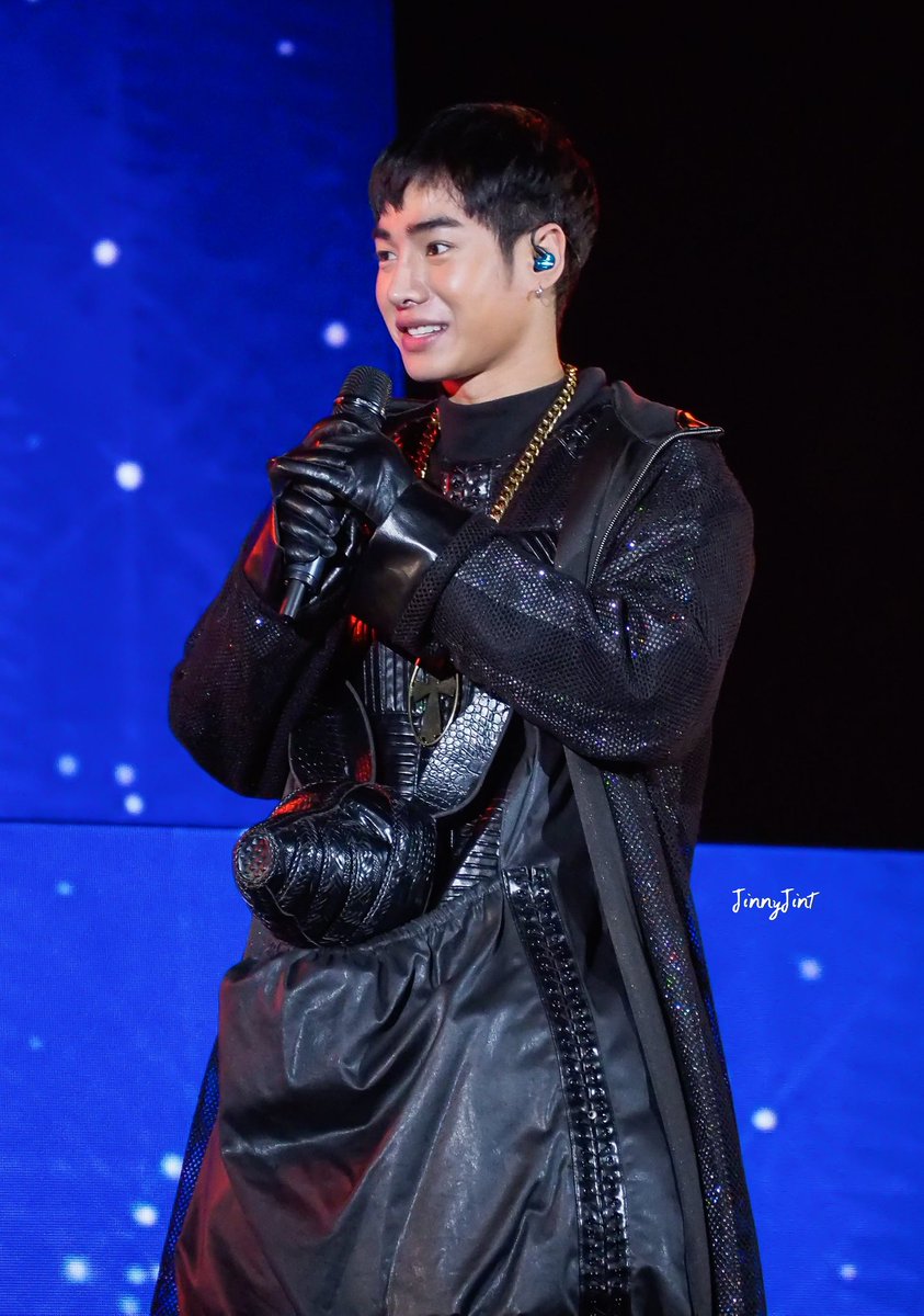 JinnyJint's tweet photo. นี่ถามจริงๆอายุเท่าไหร่คะด.ช.ผลิตโชค #เป๊กผลิตโชค #palitgallery https://t.co/heMrqHbbfb