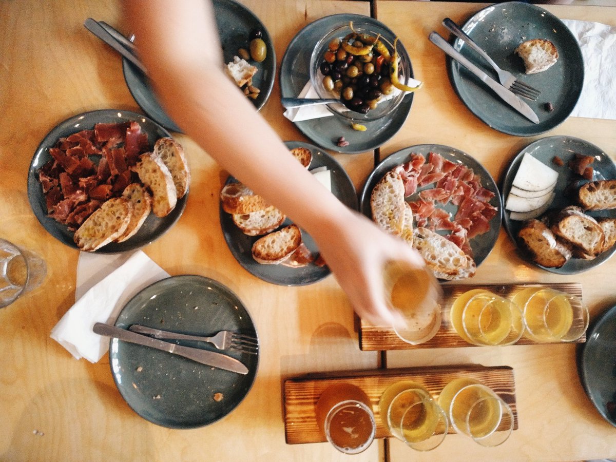 orchardandsea's tweet photo. Grab some friends & enjoy some cider with us tonight! ๐ฃWe are closed Sept 8 & 9 for a trip to #WashingtonCiderWeekโค๏ธ๐ Back the week after! https://t.co/OTxnnoU3bj