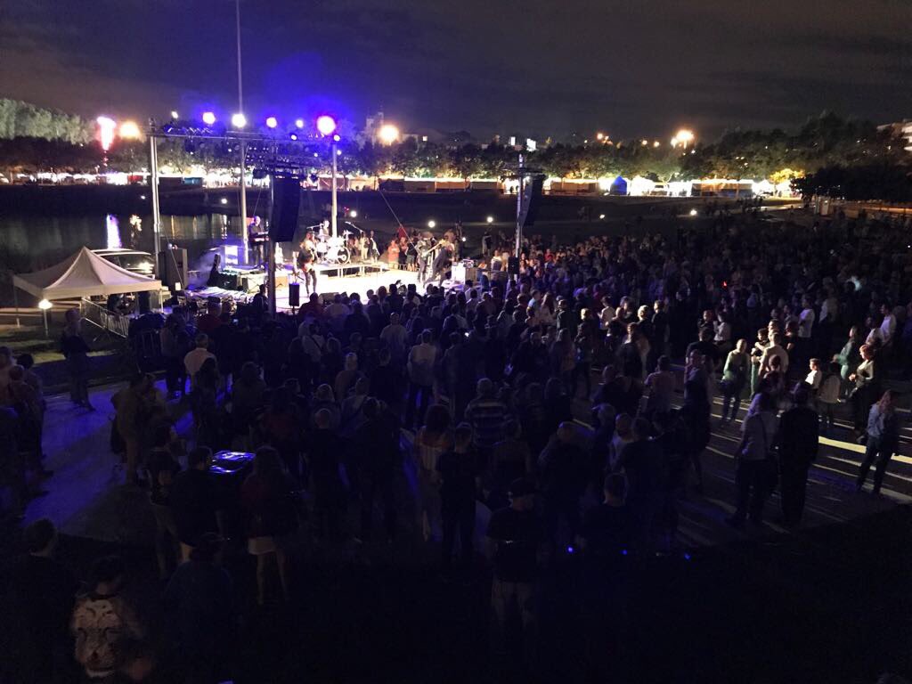 ajuntamentSPM's tweet photo. El #parcCentral ple en la darrera #nitdeversions amb @L80Principales #novetat de la #FMSPM2017 https://t.co/wpGXhlMV90