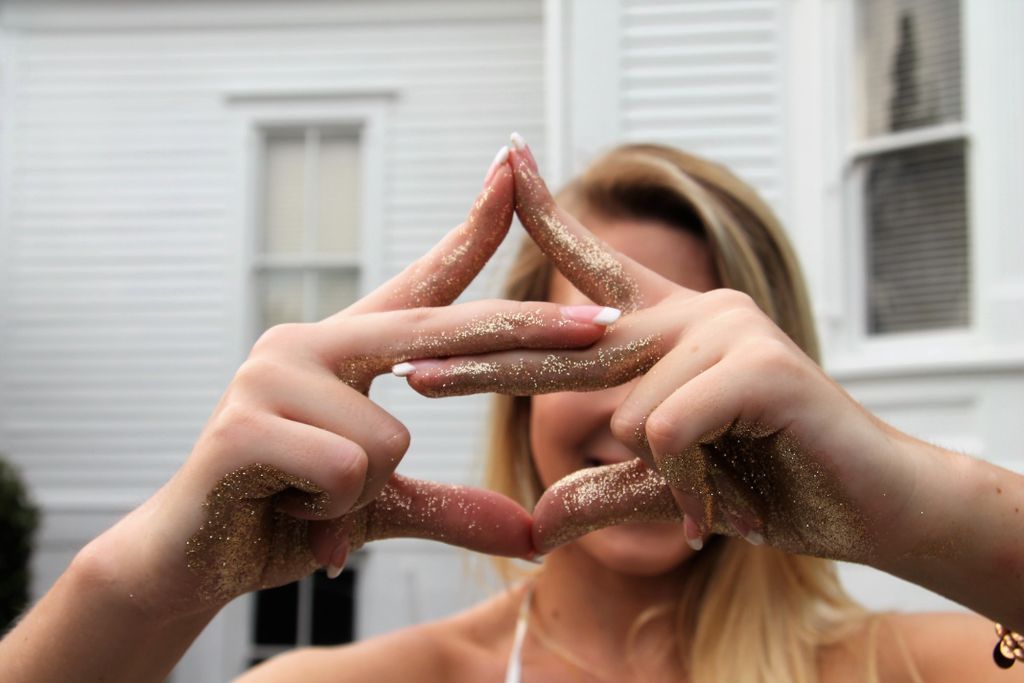 ecualphagam's tweet photo. Any @ECUPanhellenic women want to be members of #TeamAlphaGam?! Learn about our brand ambassador program here: (https://t.co/KG3kuaMsWL) https://t.co/vqbZzLDZQr