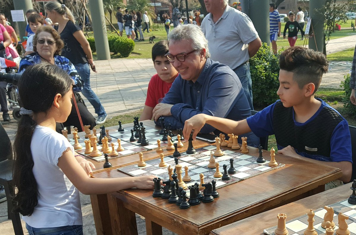 ZamoraJulio's tweet photo. Durante la tarde de hoy, seguimos celebrando junto a vecinos de Troncos, Pacheco y Las Tunas el #DíaDelNiño en Tigre. https://t.co/igWagGe6Ew