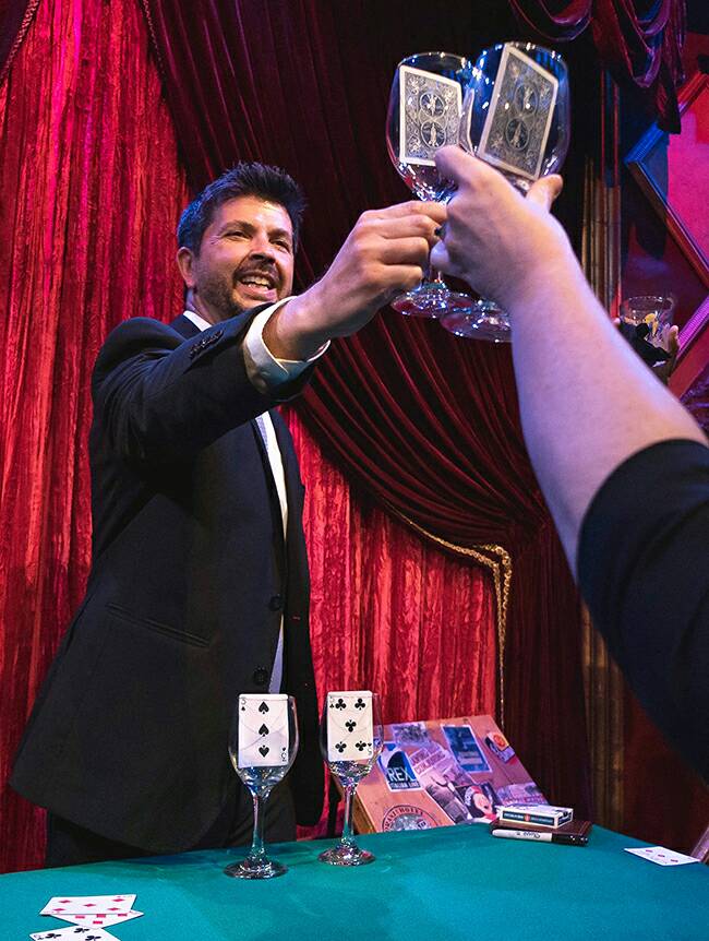 RedSpadeTheater's tweet photo. Saturday Night Magic is back with John Guastaferro!!!
#saturdaynightmagic
#datenightsandiego
#johnguastaferro
#magicsandiego https://t.co/GyNZQPeNEt
