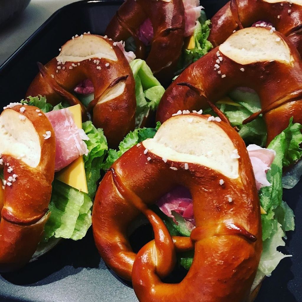 ベッカライベック 님의 트위터 ベックのブレッツェルサンド パン ドイツパン 広島 ランチ 女子 おしゃれカフェ巡り プレッツェル プレッツェルサンド ブレッツェル T Co Rfqyosyavd T Co Sbjtwa02kb 트위터