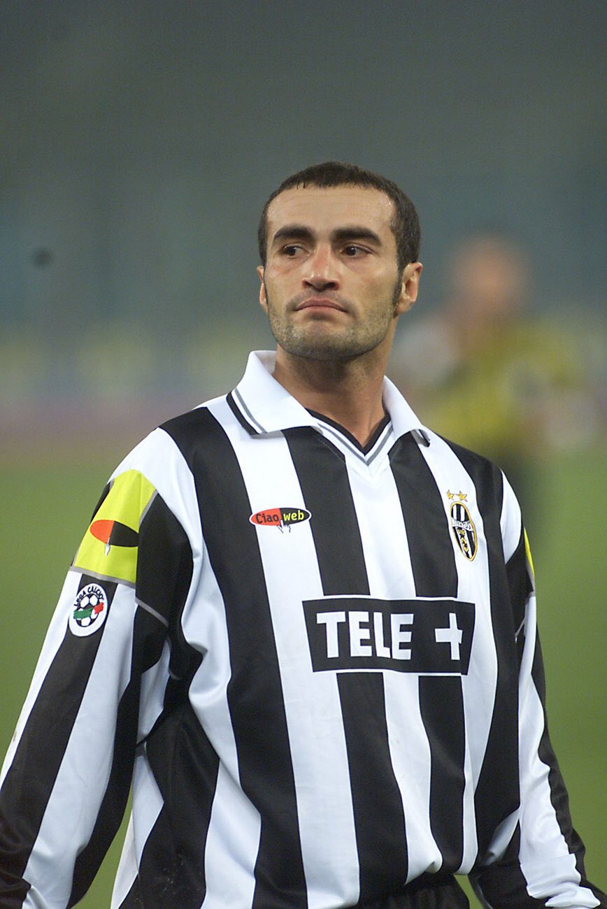 Happy birthday to Juventus legend Paolo Montero, who turns 46 today.

Games: 278
Goals: 6 : 11 