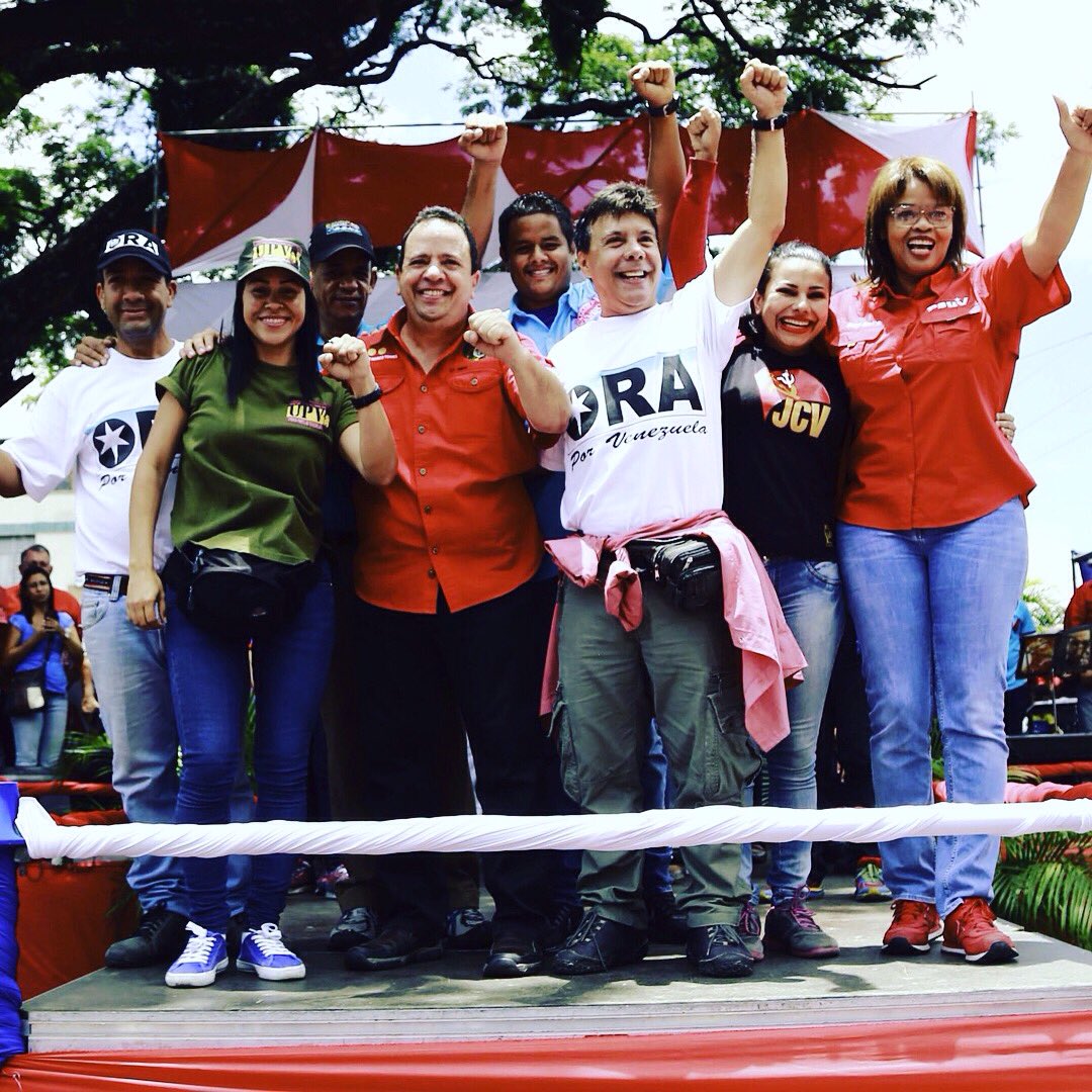 JoserojasVe's tweet photo. Juramentado comando Zamora 200 junto en #Aragua junto a la Gobernadora @carylbertho  y nuestro futuro Gobernador @rmarcotorres Venceremos!!! https://t.co/l8DhrdXopd