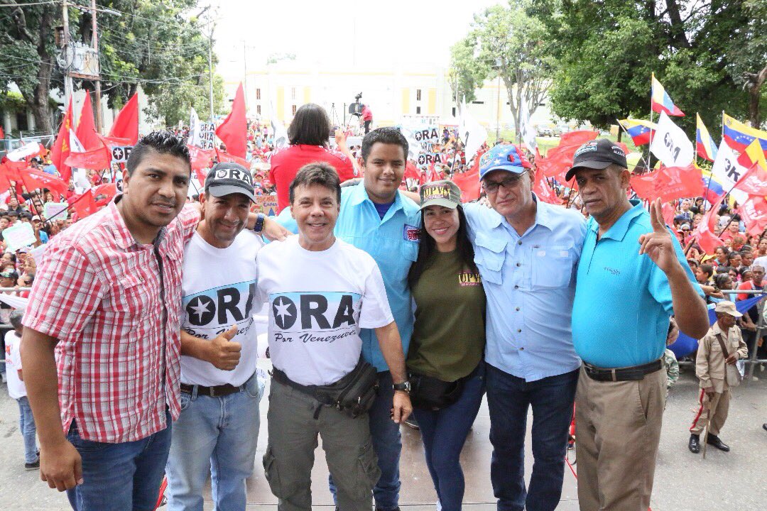 JoserojasVe's tweet photo. Juramentado comando Zamora 200 junto en #Aragua junto a la Gobernadora @carylbertho  y nuestro futuro Gobernador @rmarcotorres Venceremos!!! https://t.co/l8DhrdXopd