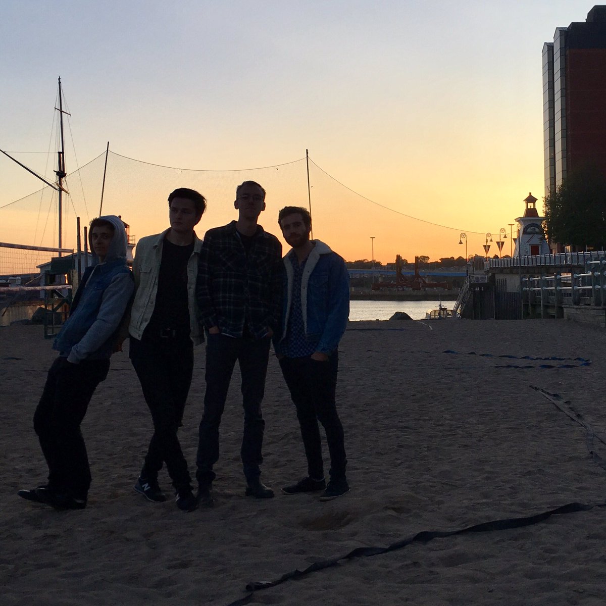roughhandsmusic's tweet photo. SAINT JOHN ~ we are here from St. John's. See u @ 11pm @pepperspub_sj  
@AfternDreamers 
@uptownsaintjohn 
@WhatsUpSaintJoh 
#tour #peppers https://t.co/pdIs6rSbFn