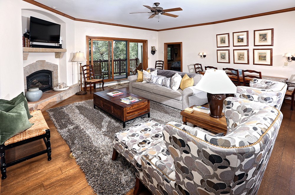 OwnBeaverCreek's tweet photo. New listing in @beavercreekmtn . Gorgeous 3 bed, 3 bath, views, all toys, listed at $1.625 m. Stop by #Oktoberfest &amp; come over, 5 min walk https://t.co/dmvFt9EIs0