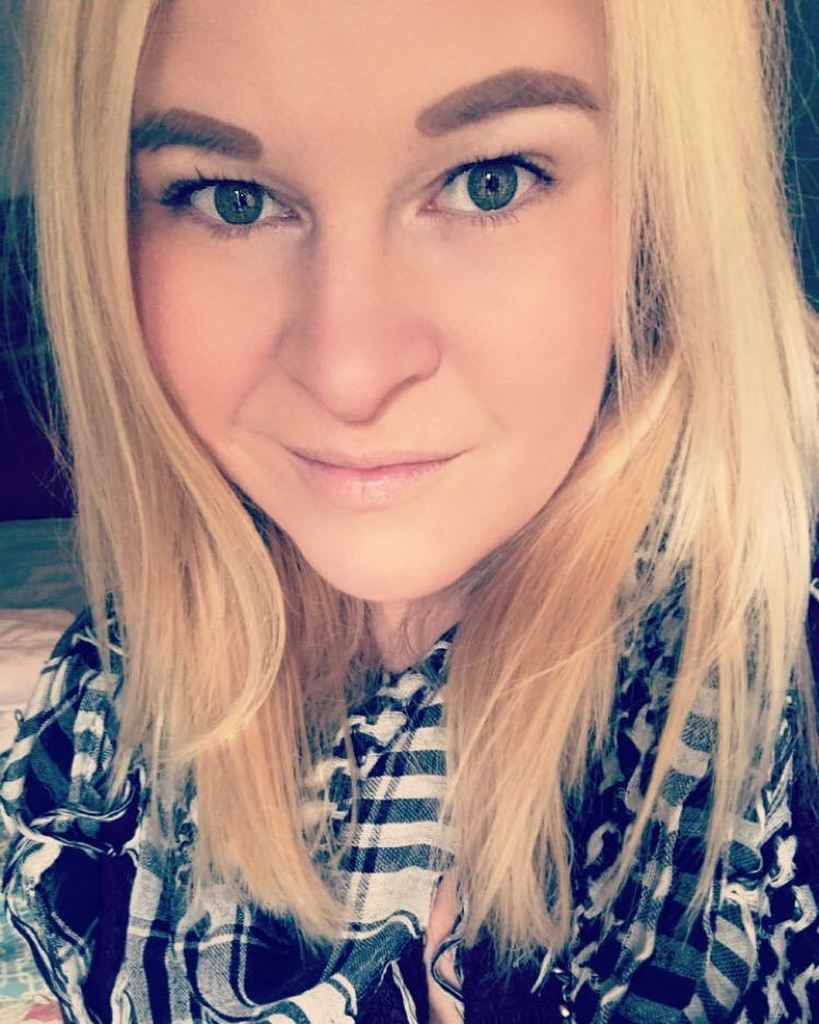 JessLeighBorden's tweet photo. Ready for some football with my best friend! @jenniferregan1204
#iamwearinghoundstooth #formyfriend #collegegamed… https://t.co/KMchIdfIUX https://t.co/vLZR8HwZ0p