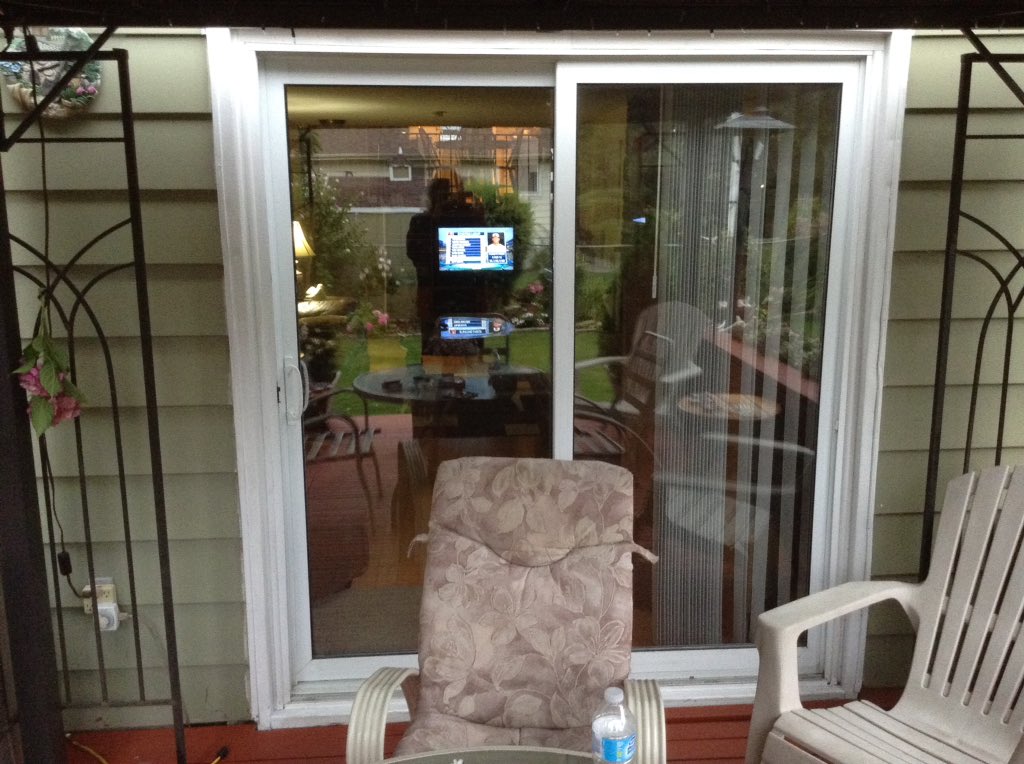 rockitman61's tweet photo. Sorta can't (yeah right!) blame the so called fans in #Baltimore It's cold out here too! #BlueJays #deckwatch https://t.co/q5ubGcb6Lh