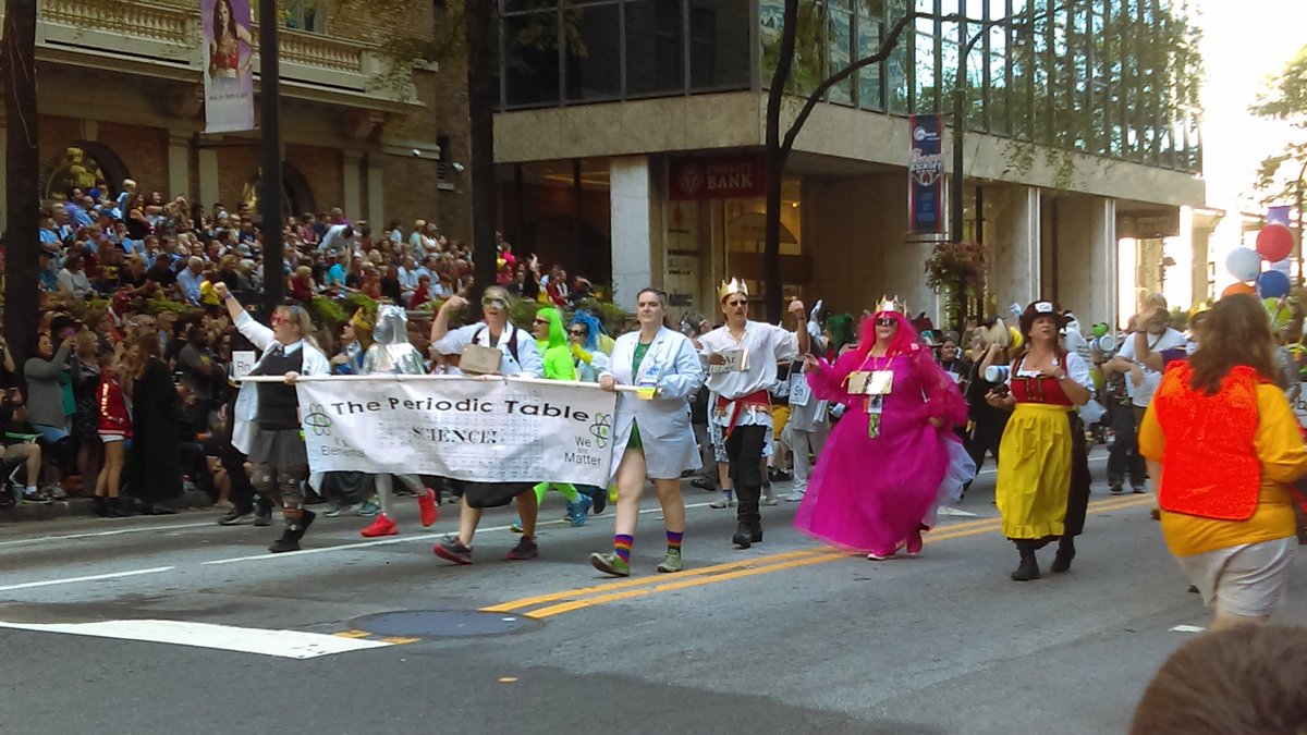 theonlygolden's tweet photo. @DragonCon #DragonCon2017 #dragonconparade https://t.co/MclQBwvBYS