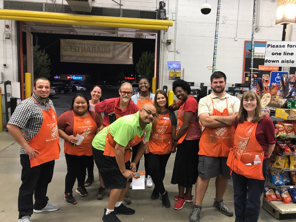 rossiroad's tweet photo. Awesome team at the Rock!! https://t.co/ZH0s5SypXs