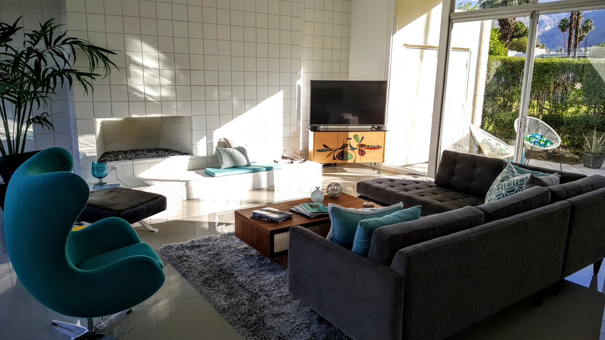 1FabLocation's tweet photo. #1FabLocation Palm Springs A.Quincy Jones design, available for #film and #photography. #Commercials #Video #Advertising #Editorial welcome https://t.co/SMgkR8RekT