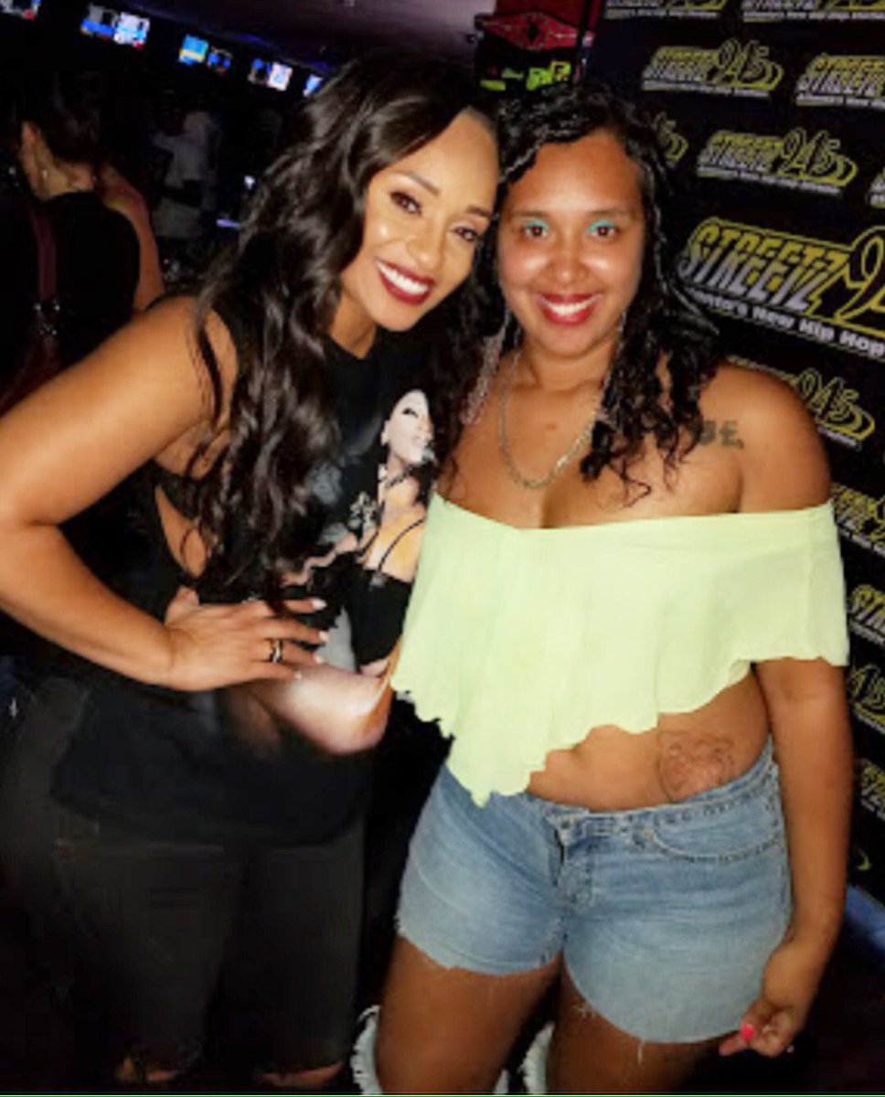 authorbeatrizm's tweet photo. #ludaweekend #ludadayweekend #ludaweekend2017 https://t.co/2CNS7mxfYE