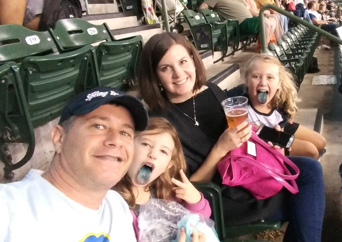 ReeseCohn's tweet photo. Go @Brewers Go.  More #thisismycrew https://t.co/gfvnBvFMpb