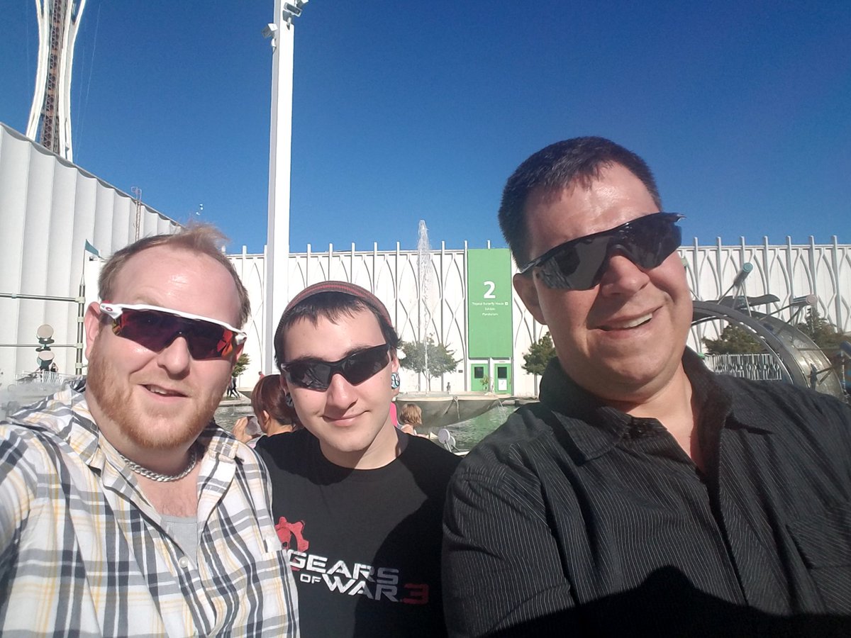 JoeBearWA's tweet photo. Enjoying the summer day @PacSci missed the terracotta warriors but made it in time to get into the last showing Monday. With @ChrisMBoyajian https://t.co/2JAVzKqVKr