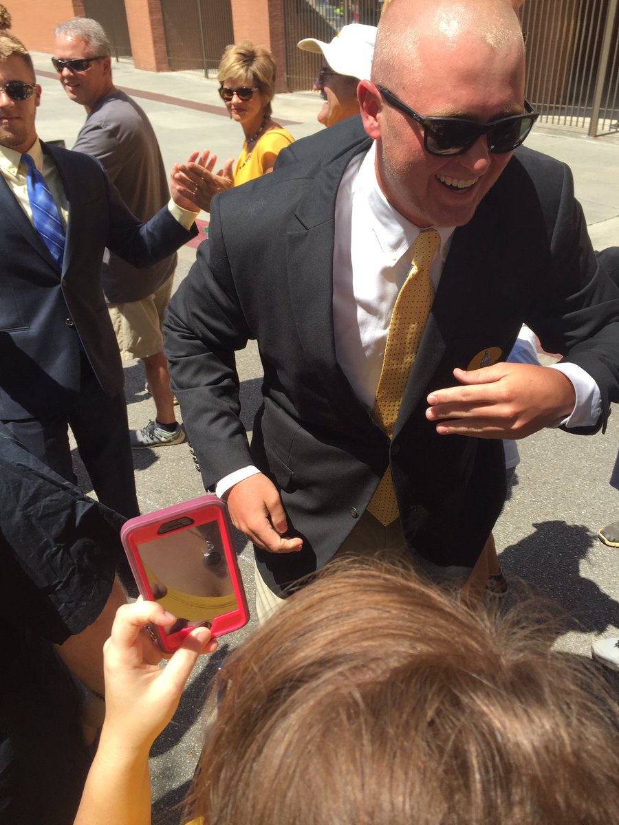 SteelmanGatlin's tweet photo. Best part of the Eagle Walk #CarterFootball #SMTTT https://t.co/8W82oUkGXg