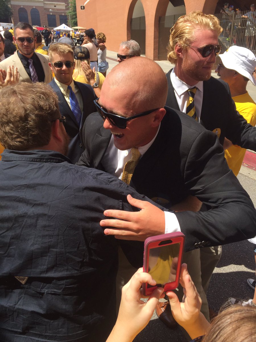 SteelmanGatlin's tweet photo. Best part of the Eagle Walk #CarterFootball #SMTTT https://t.co/8W82oUkGXg