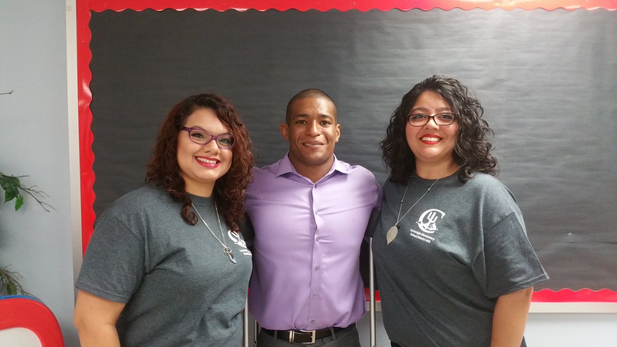 mari5ahernandez's tweet photo. Who's the best? @ARobles125 So honored to be have you motivate our @CartwrightSD students again!!! #Unstoppable #KnowThyImpactCSD83 https://t.co/Z2OWafjRDD