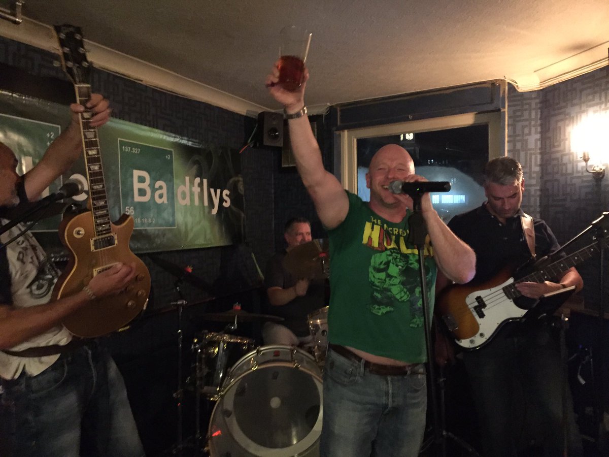 BADFLYSBAND's tweet photo. Thanks to @TheBedfordTW for an absolutely superb time yet again you rocked!! #Badflys #BulletPromotions #BBOTP #Bedford #TunbridgeWells https://t.co/2avVwH1hE2