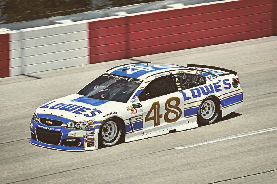 JimmieJohnson's tweet photo. Man this car looks good! 👌 https://t.co/2C8DXK7tyu