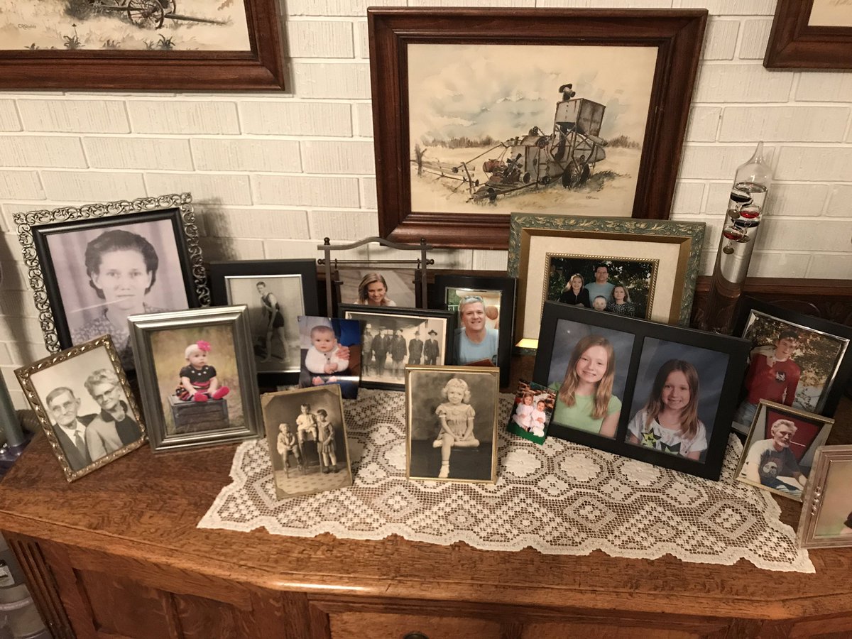 StephanieLetney's tweet photo. My darlings, 
Do not wish away the years.
For as you grow older,
So do those you love the most. https://t.co/QDb05KAEh3