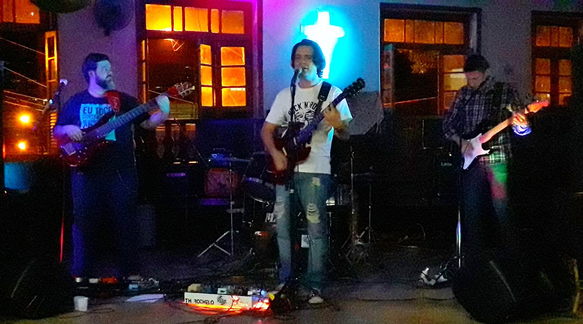 igortitillo's tweet photo. E o #Sentido_Inverso quebrando tudo no Estácio...

#Ide #Christian_Rock #Rock_Cristão #Rock_Alternativo #Deus_real #My_Savior #Jesus_Cristo https://t.co/zzeTMa81AW