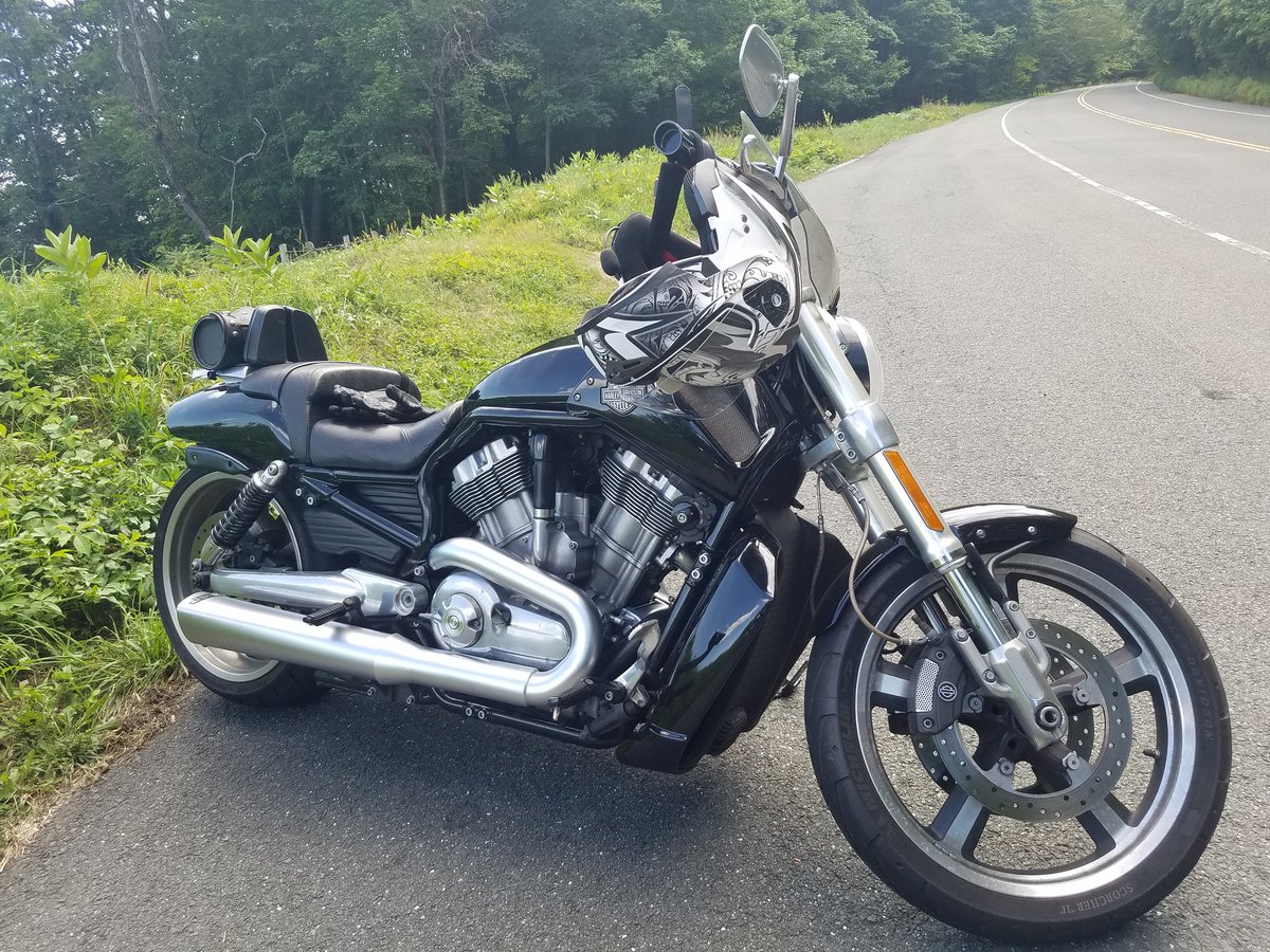 moto_psycho13's tweet photo. My #VROD #BikeLife #BikerKings #MOTOPSYCHONY #MYNEWYORK #MOTORCYCLES #MYDESIGNS #HARLEYDAVIDSON #VRSCF #BIKELIFE https://t.co/mBD76GrThd
