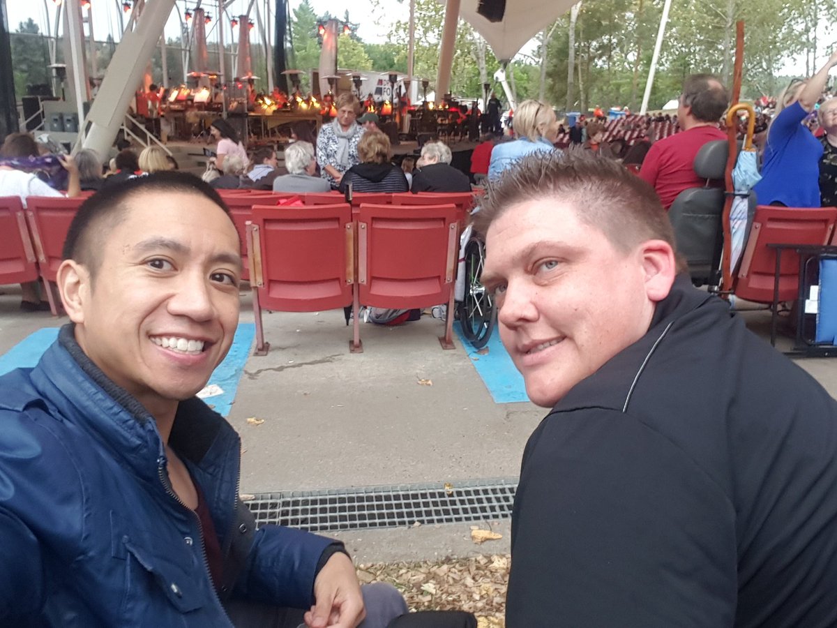 xKallo32nd's tweet photo. Hanging out at Symphony Under the Sky! #atbvip #justateanelephantear #yeg https://t.co/1lU5cQHKs7