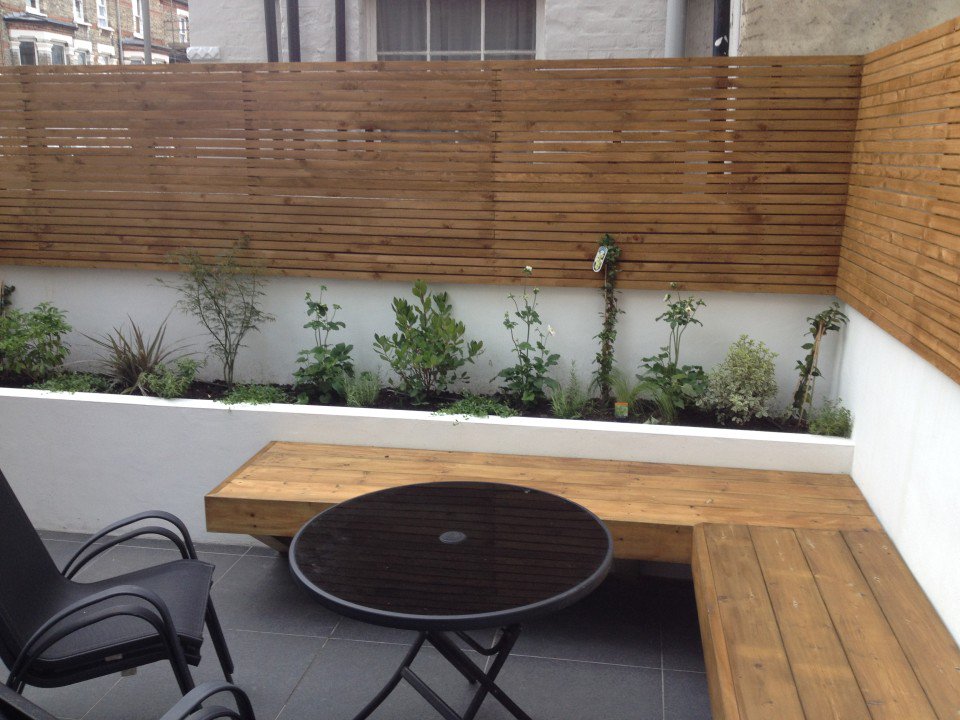 Groundteam's tweet image. Courtyard Garden Courtyard Garden in Clapham featuring black basalt patio, raised beds, ... groundteam.co.uk/landscaping-pr…