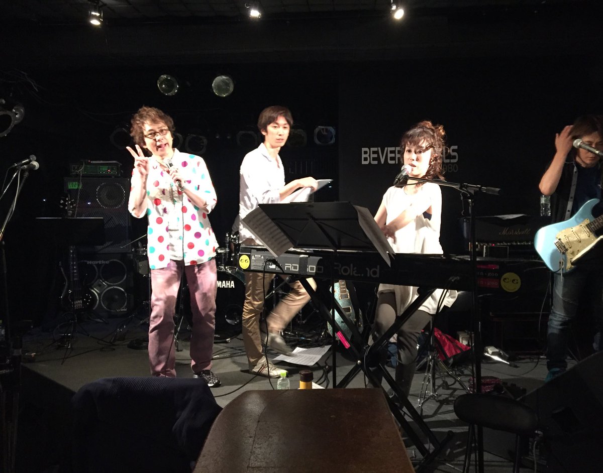 おはようございます！
今日のライブは名古屋！
置鮎龍太郎さんと、伊藤静ちゃん！
今日のかんぐぅりょっちメンバーのチェキは例えばこんなのがありますよー！
もちろんタオルも販売します♪
昨日のリハの様子。この時は、まさかあんなライブになると思わなかった私たちであった…（笑）グダグダ！