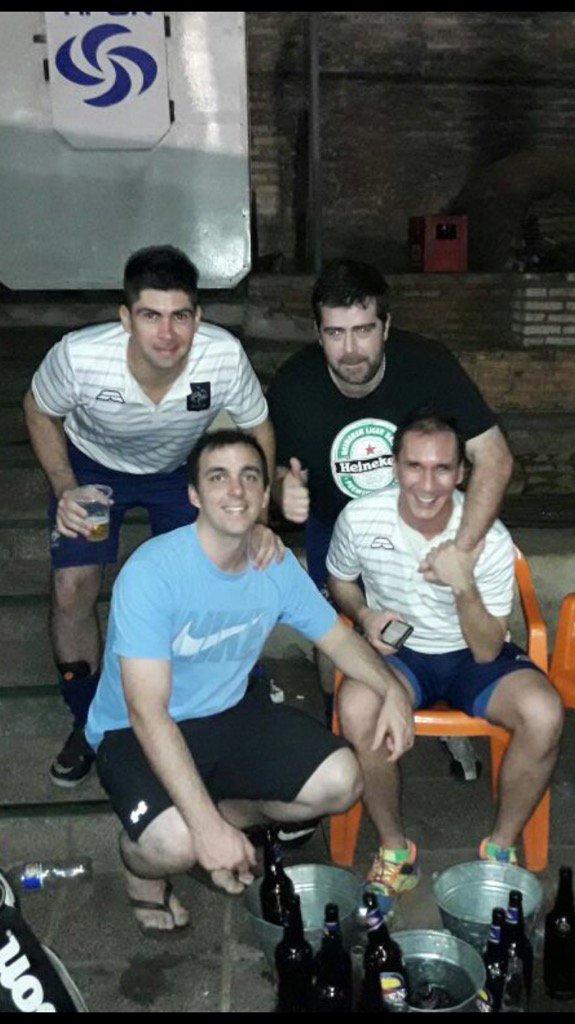 TiburonFC2000's tweet photo. Y un día volvimos a ser el viejo Tiburon.. @exasantaclara https://t.co/xSzIpn2eWa
